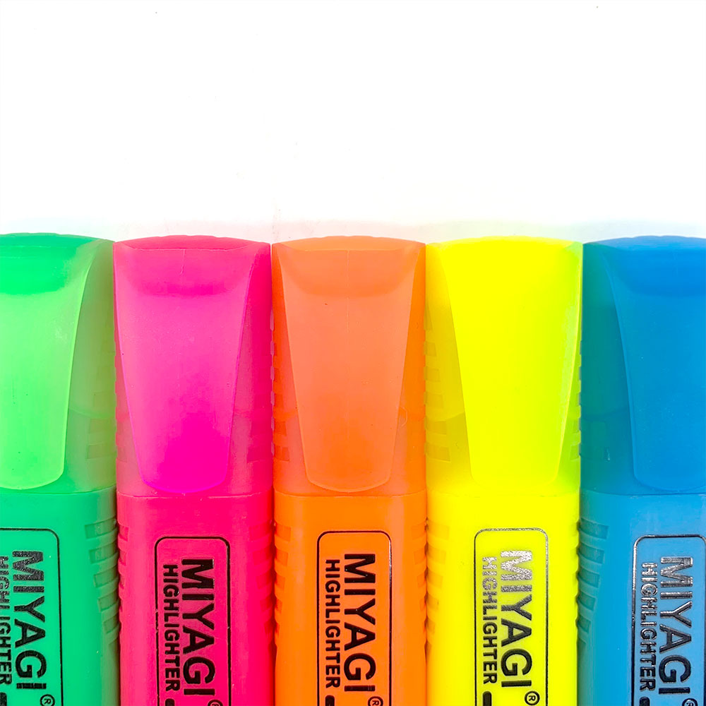 Highlighter Pen Set (4 Colors) – Pastel & Fluorescent for School & Office Supplies / Writing & Highlighting Tools