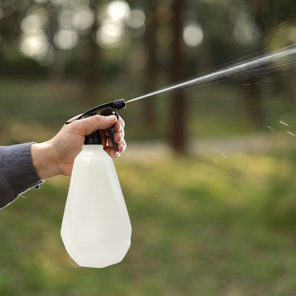 Spray Bottle with Adjustable Nozzle – 500ml Multi-Purpose Watering, Cleaning & Planting Tool
